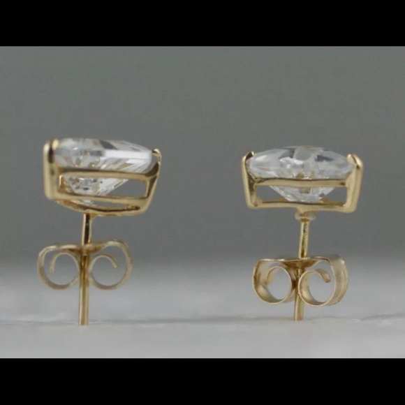 .50 Ct Triangle Cut Solid 14K Gold Push Back Studs - Picture 7 of 7